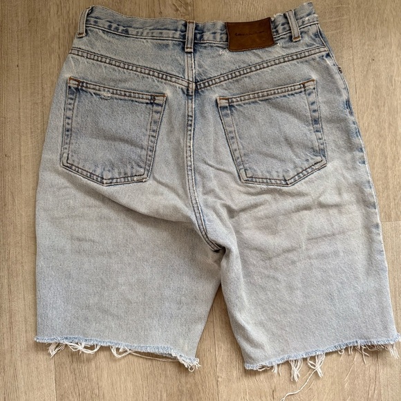 Calvin Klein Light Denium Bermuda Cutoff Shorts, High Rise - Picture 2 of 3